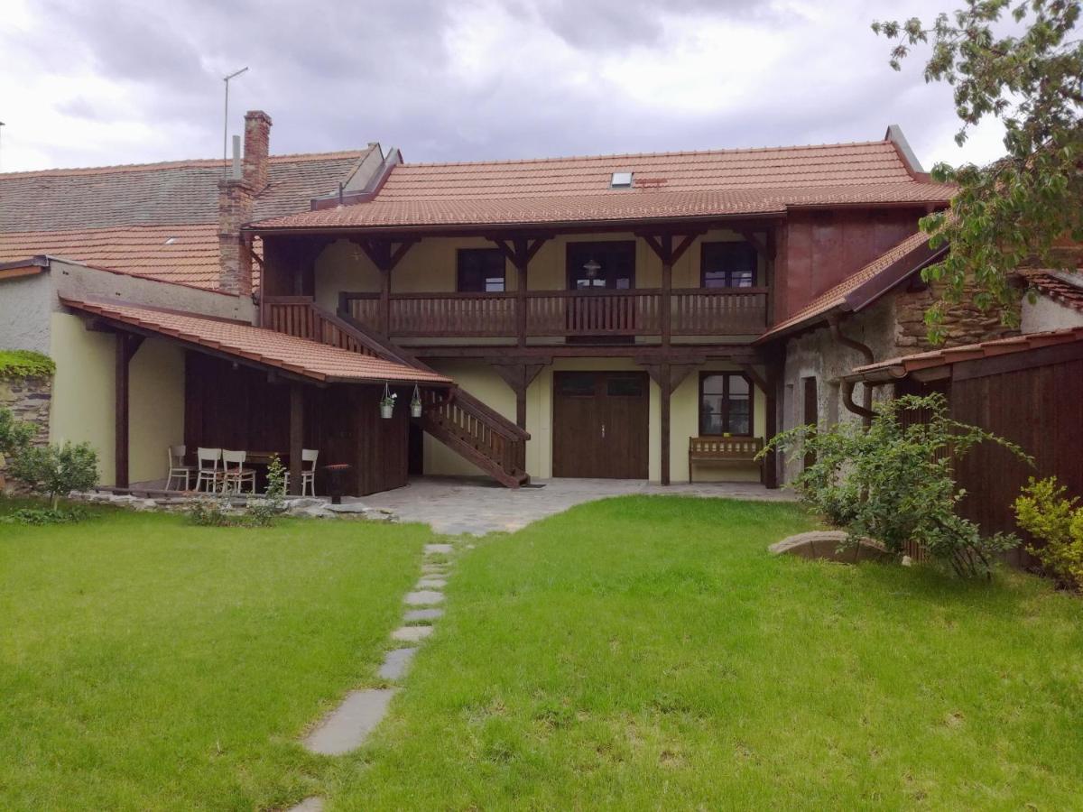 Na Letnim Byte Kouřim Dış mekan fotoğraf